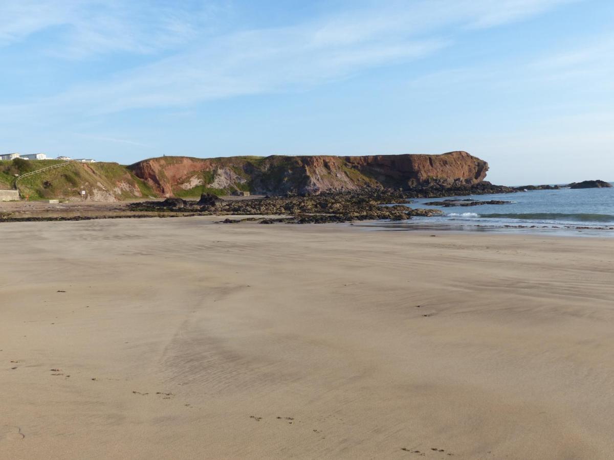 Relax In A 1 Bedroom Near A Country Pub Eyemouth