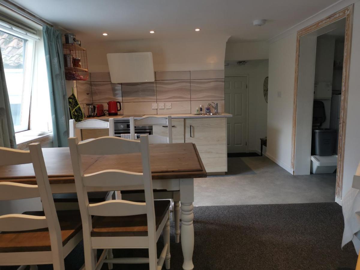 Relax In A 1 Bedroom Near A Country Pub *
