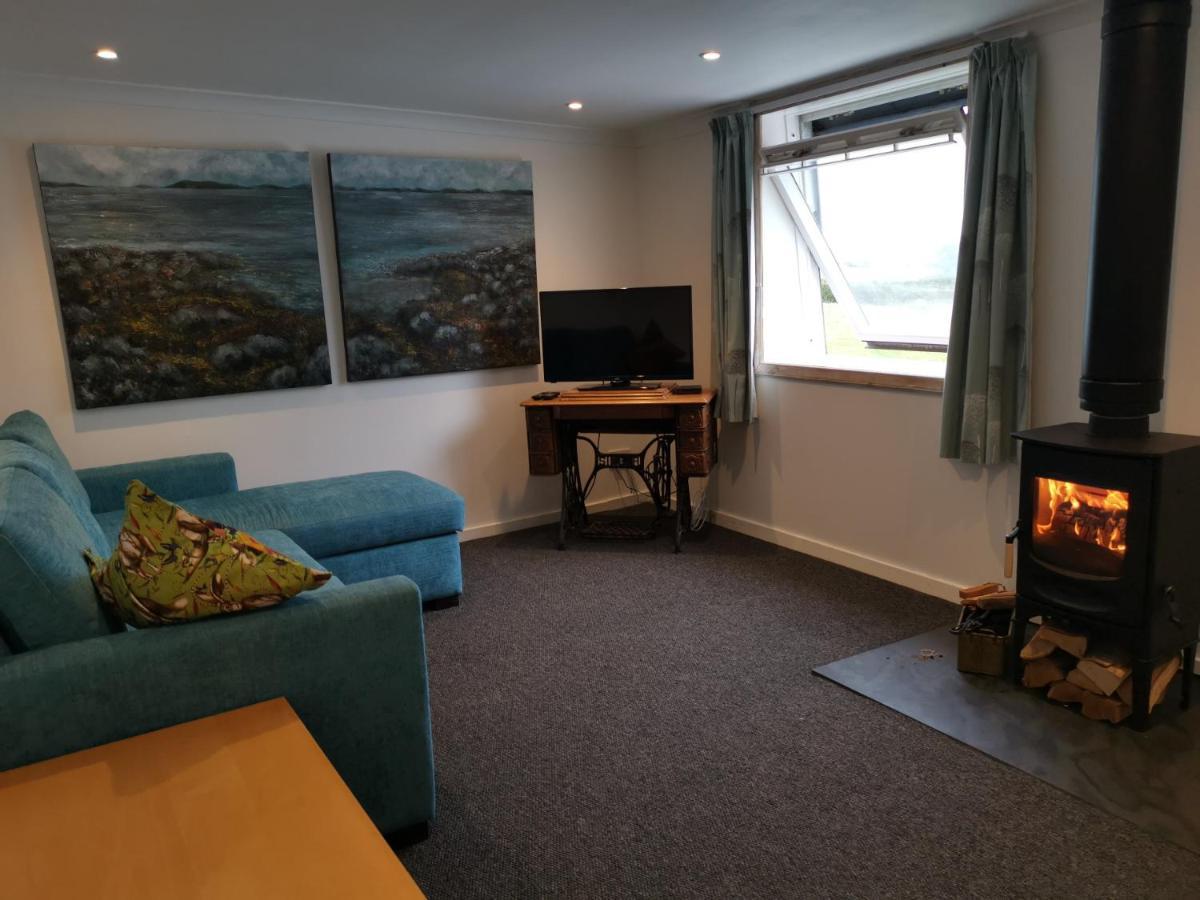 Relax In A 1 Bedroom Near A Country Pub Apartment